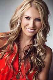 RachelAuthorheadshot